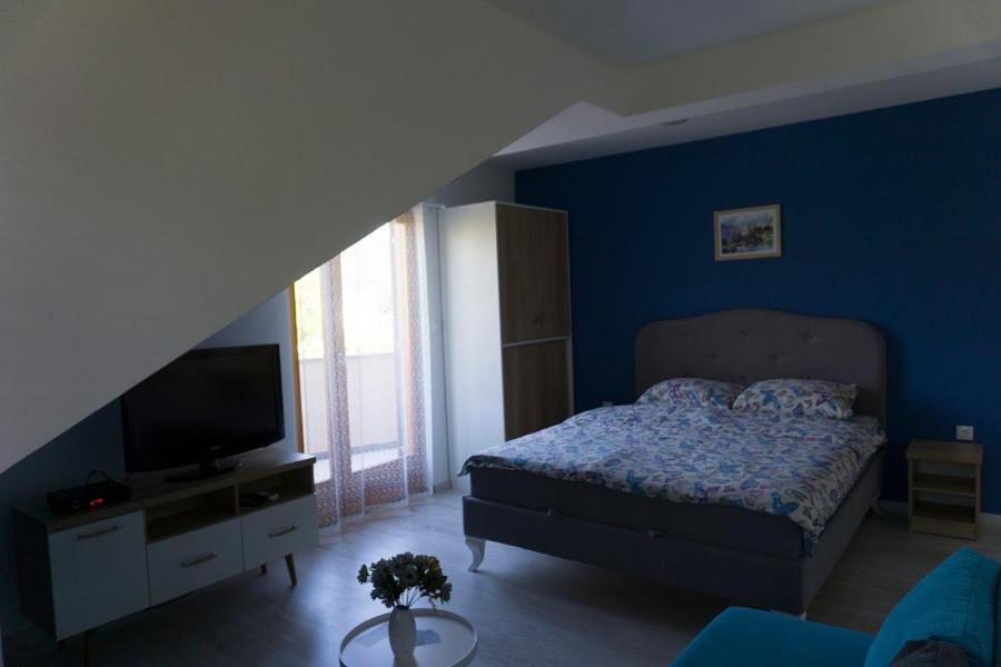 Apartments Ena Требинье Экстерьер фото