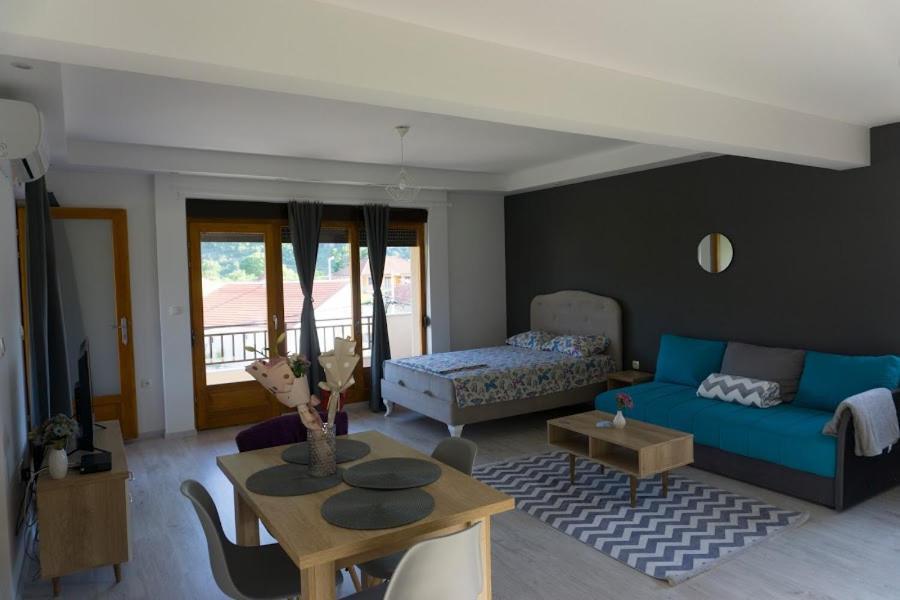 Apartments Ena Требинье Экстерьер фото